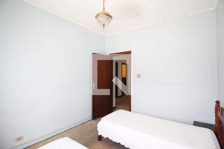 Casa à venda com 360m², 3 quartos e 3 vagas Casa à venda com 360m², 3 quartos e 3 vagasQuarto 1