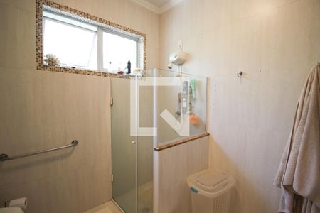 Casa à venda com 360m², 3 quartos e 3 vagas Casa à venda com 360m², 3 quartos e 3 vagasEdícula - Banheiro