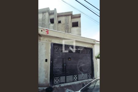 Casa à venda com 108m², 2 quartos e 4 vagas Casa à venda com 108m², 2 quartos e 4 vagasFachada
