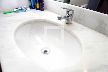 Apartamento à venda com 137m², 3 quartos e 2 vagasBanheiro Quarto 3 Suíte