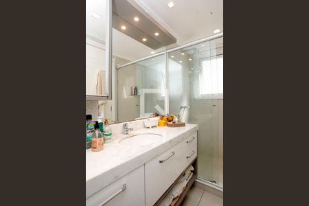 Apartamento à venda com 137m², 3 quartos e 2 vagasBanheiro Quarto 1 Suíte