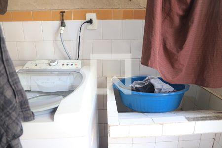 Casa à venda com 180m², 3 quartos e 2 vagasÁrea de Serviço