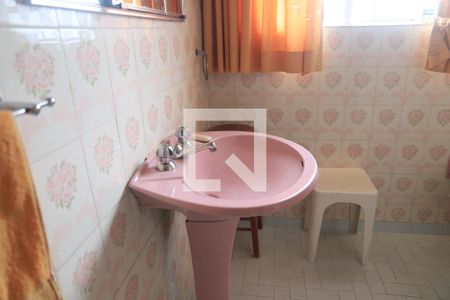 Casa à venda com 180m², 3 quartos e 2 vagasBanheiro Social