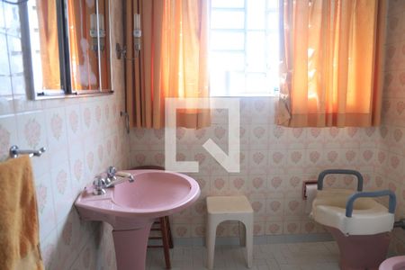 Casa à venda com 180m², 3 quartos e 2 vagasBanheiro Social