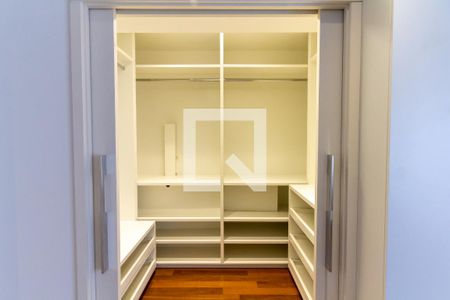 Apartamento à venda com 175m², 3 quartos e 3 vagas Apartamento à venda com 175m², 3 quartos e 3 vagasQuarto 1 - Suíte