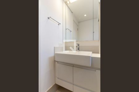Apartamento à venda com 175m², 3 quartos e 3 vagas Apartamento à venda com 175m², 3 quartos e 3 vagasBanheiro Social