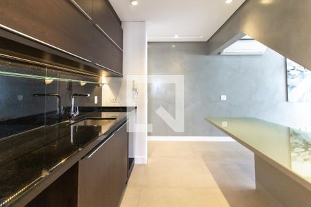 Apartamento à venda com 175m², 3 quartos e 3 vagas Apartamento à venda com 175m², 3 quartos e 3 vagasCozinha