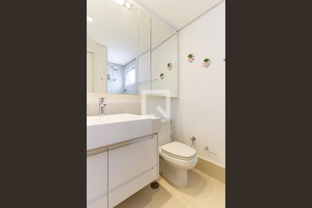 Apartamento à venda com 175m², 3 quartos e 3 vagas Apartamento à venda com 175m², 3 quartos e 3 vagasBanheiro da Suíte 1