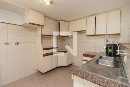 Casa à venda com 340m², 3 quartos e 5 vagas Casa à venda com 340m², 3 quartos e 5 vagasCozinha