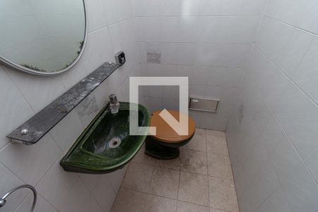 Casa à venda com 340m², 3 quartos e 5 vagas Casa à venda com 340m², 3 quartos e 5 vagasLavabo
