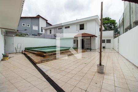 Casa à venda com 340m², 3 quartos e 5 vagas Casa à venda com 340m², 3 quartos e 5 vagasÁrea comum - Piscina e quintal