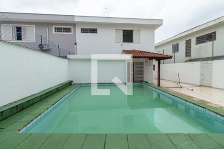 Casa à venda com 340m², 3 quartos e 5 vagas Casa à venda com 340m², 3 quartos e 5 vagasÁrea comum - Piscina e quintal