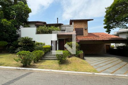 Casa de condomínio à venda com 720m², 3 quartos e 6 vagasFachada
