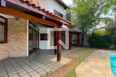 Casa de condomínio à venda com 720m², 3 quartos e 6 vagasVaranda