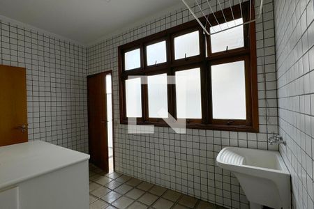 Casa de condomínio à venda com 720m², 3 quartos e 6 vagasÁrea de Serviço