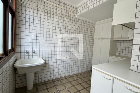 Casa de condomínio à venda com 720m², 3 quartos e 6 vagasÁrea de Serviço