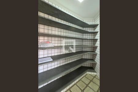 Casa de condomínio à venda com 720m², 3 quartos e 6 vagasDespensa