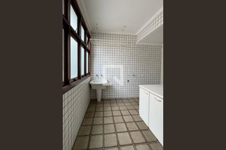 Casa de condomínio à venda com 720m², 3 quartos e 6 vagasÁrea de Serviço