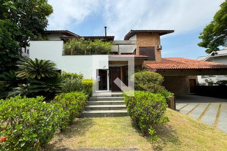 Casa de condomínio à venda com 720m², 3 quartos e 6 vagasFachada
