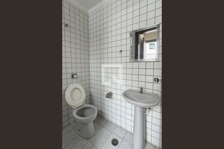 Casa de condomínio à venda com 720m², 3 quartos e 6 vagasBanheiro de serviço