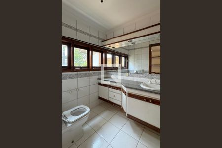 Casa de condomínio à venda com 720m², 3 quartos e 6 vagasBanheiro da Suíte 3