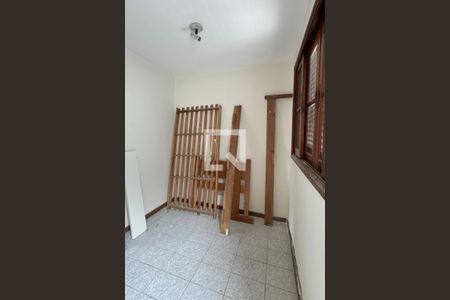 Casa de condomínio à venda com 720m², 3 quartos e 6 vagasQuarto de Serviço