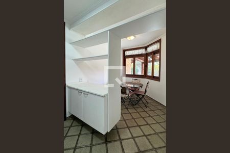 Casa de condomínio à venda com 720m², 3 quartos e 6 vagasCopa