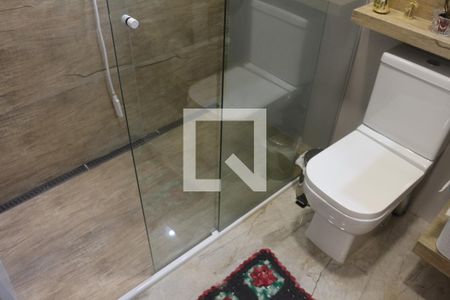 Casa à venda com 185m², 3 quartos e 5 vagasBanheiro da Suíte 1