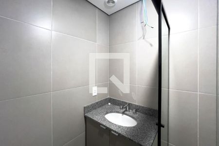 Banheiro de kitnet/studio para alugar com 1 quarto, 26m² em Vila Mariana, São Paulo