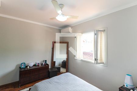 Casa à venda com 150m², 4 quartos e 2 vagas Casa à venda com 150m², 4 quartos e 2 vagasSuíte