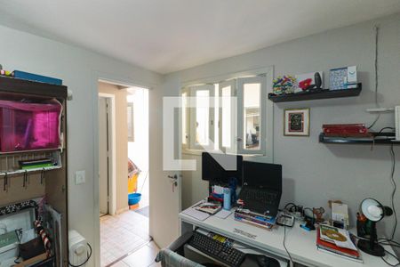 Casa à venda com 150m², 4 quartos e 2 vagas Casa à venda com 150m², 4 quartos e 2 vagasEscritório