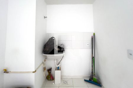 Apartamento para alugar com 35m², 2 quartos e sem vaga Apartamento para alugar com 35m², 2 quartos e sem vagaCozinha e área de serviço