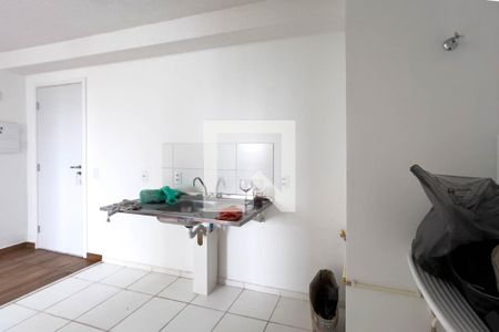 Apartamento para alugar com 35m², 2 quartos e sem vaga Apartamento para alugar com 35m², 2 quartos e sem vagaCozinha e área de serviço