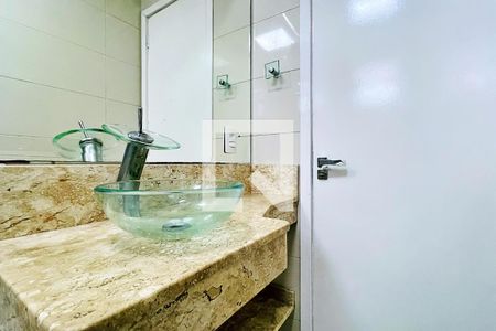 Apartamento para alugar com 54m², 2 quartos e 1 vaga Apartamento para alugar com 54m², 2 quartos e 1 vagaBanheiro
