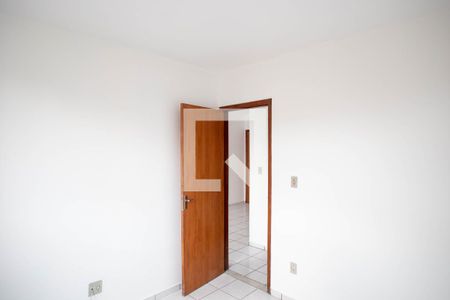 Quarto de apartamento à venda com 2 quartos, 45m² em Sagrada Família, Belo Horizonte