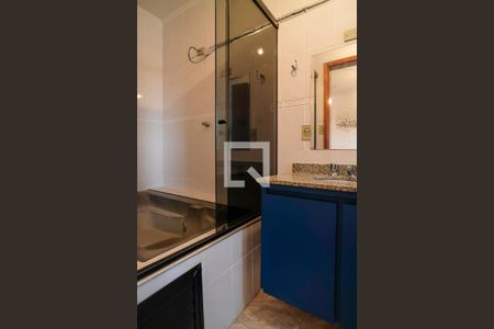 Apartamento à venda com 191m², 2 quartos e 2 vagasBanheiro da suíte