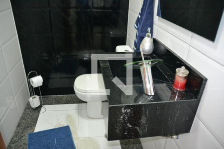 Casa à venda com 435m², 4 quartos e 8 vagas Casa à venda com 435m², 4 quartos e 8 vagasBanheiro