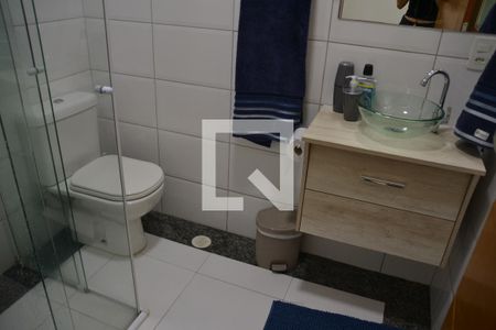 Casa à venda com 435m², 4 quartos e 8 vagas Casa à venda com 435m², 4 quartos e 8 vagasBanheiro