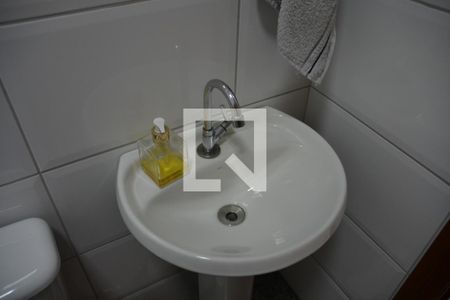 Casa à venda com 435m², 4 quartos e 8 vagas Casa à venda com 435m², 4 quartos e 8 vagasLavabo