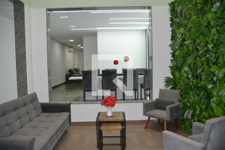 Casa à venda com 435m², 4 quartos e 8 vagas Casa à venda com 435m², 4 quartos e 8 vagasSala