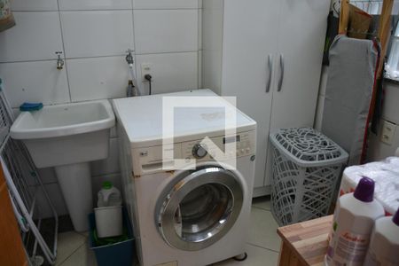 Casa à venda com 435m², 4 quartos e 8 vagas Casa à venda com 435m², 4 quartos e 8 vagasÁrea de Serviço