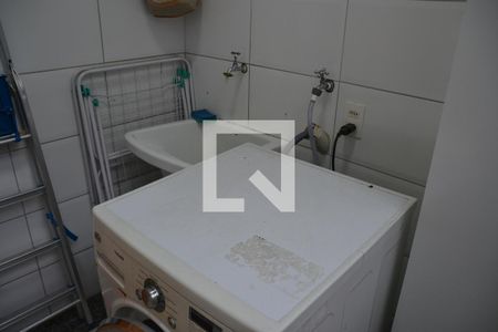 Casa à venda com 435m², 4 quartos e 8 vagas Casa à venda com 435m², 4 quartos e 8 vagasÁrea de Serviço