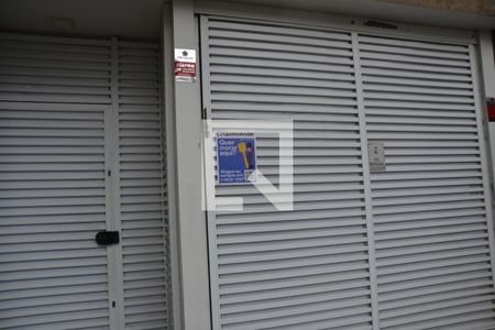 Casa à venda com 435m², 4 quartos e 8 vagas Casa à venda com 435m², 4 quartos e 8 vagasFachada