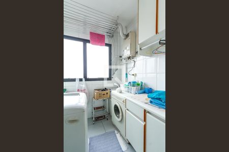 Apartamento à venda com 228m², 3 quartos e 2 vagas Apartamento à venda com 228m², 3 quartos e 2 vagasÁrea de Serviço