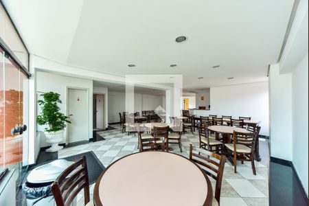 Apartamento à venda com 228m², 3 quartos e 2 vagas Apartamento à venda com 228m², 3 quartos e 2 vagasÁrea Comum