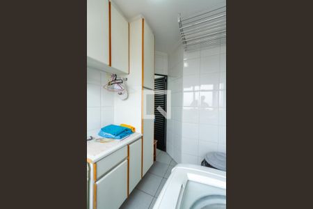 Apartamento à venda com 228m², 3 quartos e 2 vagas Apartamento à venda com 228m², 3 quartos e 2 vagasÁrea de Serviço