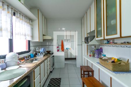 Apartamento à venda com 228m², 3 quartos e 2 vagas Apartamento à venda com 228m², 3 quartos e 2 vagasCozinha