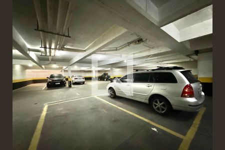 Apartamento à venda com 140m², 3 quartos e 3 vagas Apartamento à venda com 140m², 3 quartos e 3 vagasÁrea comum