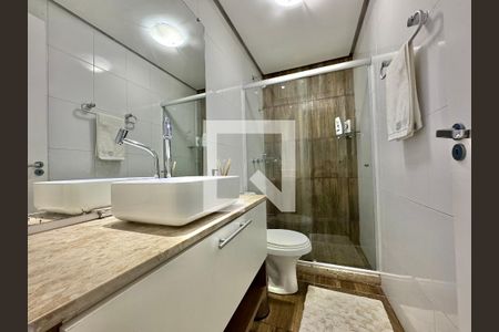 Apartamento à venda com 140m², 3 quartos e 3 vagas Apartamento à venda com 140m², 3 quartos e 3 vagasBanheiro Social