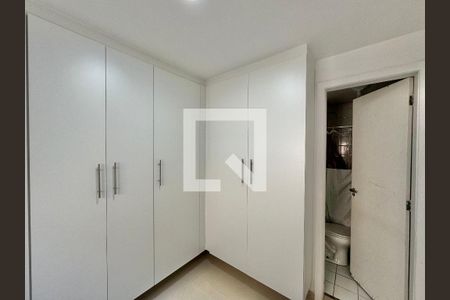 Apartamento à venda com 140m², 3 quartos e 3 vagas Apartamento à venda com 140m², 3 quartos e 3 vagasÁrea de Serviço